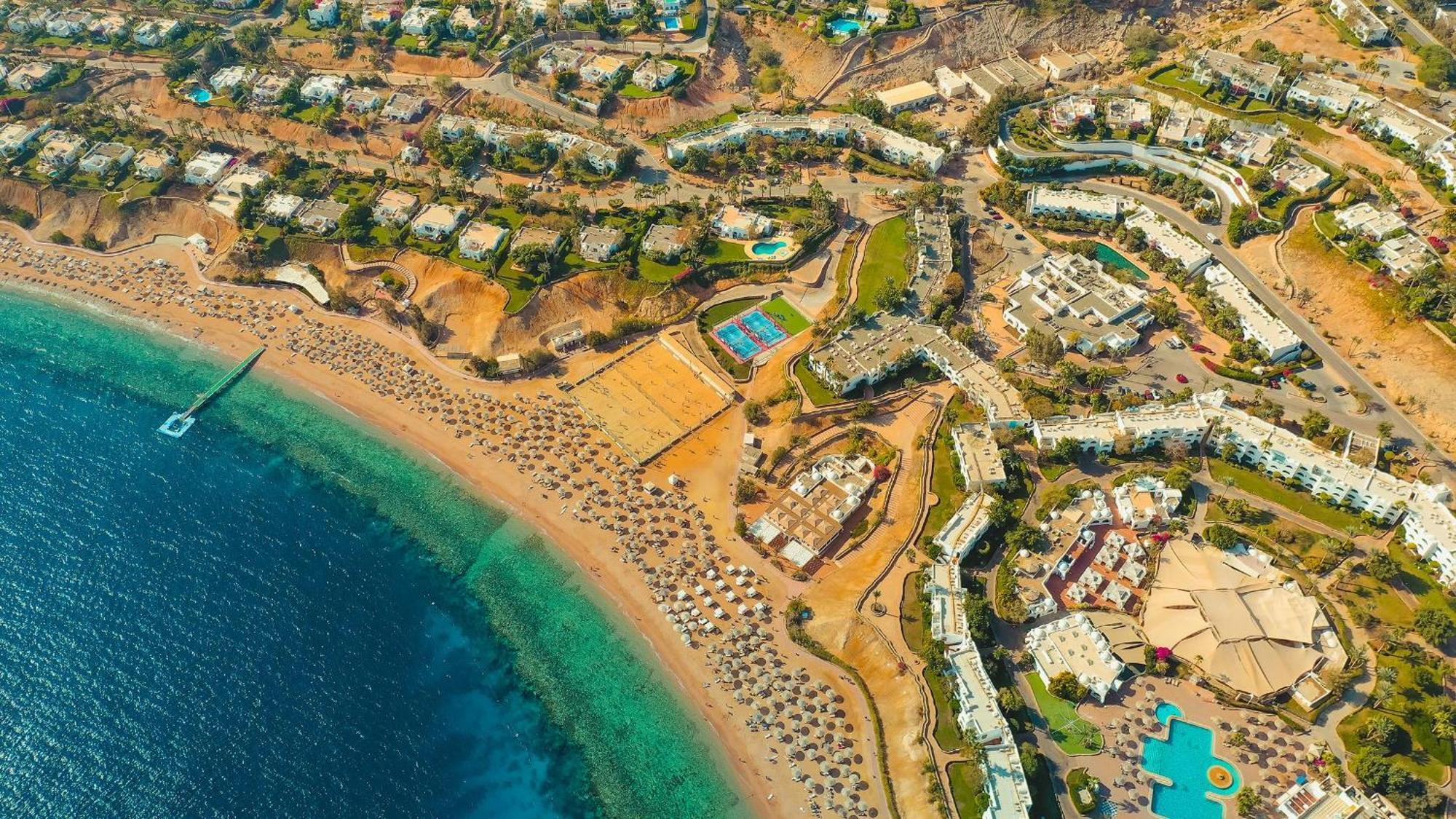 Domina Coral Bay Resort, Diving , Spa & Casino Sharm El Sheikk Exterior foto Aerial view of the bay